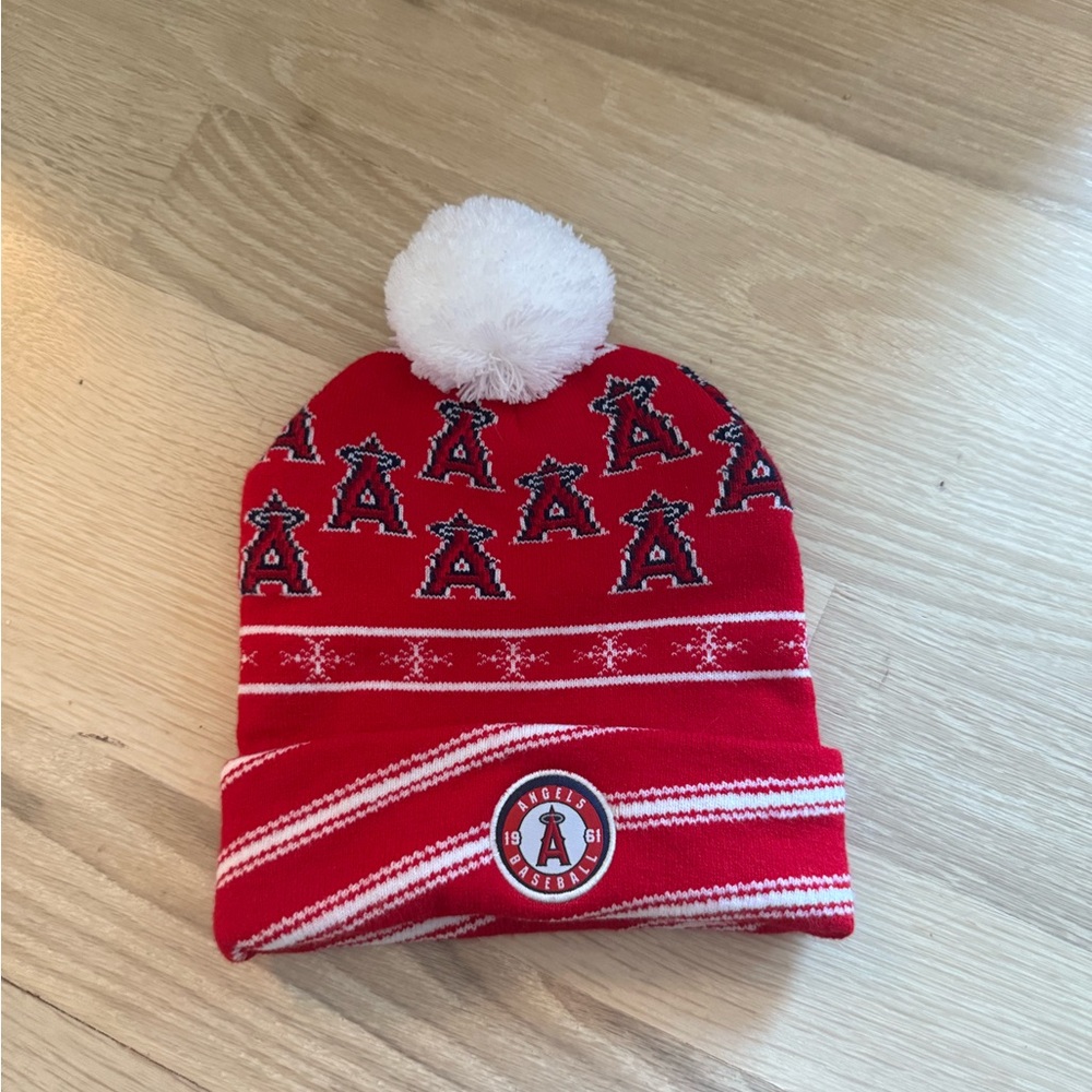 Red and white Angels beanie #Angels one size fits most 

Baseball Anaheim angels